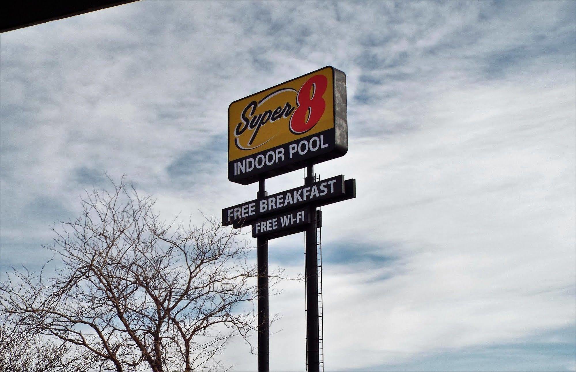 Super 8 By Wyndham Casper East/Evansville Ngoại thất bức ảnh